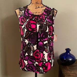 Kasper top size small. NWT.